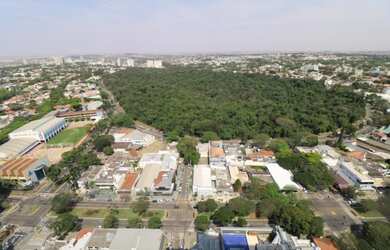 Imagem: O apartamento possui 4 Dormitórios, 5 Banheiros, 4 Vagas na