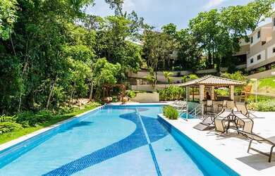 Imagem: A casa em condomínio possui 4 Dormitórios, 3 Banheiros, 2