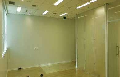 Imagem: O depósito possui 5 Vagas na garagem, 246m² de Área e está