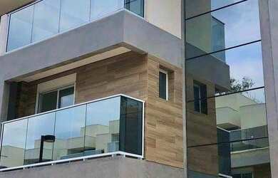 Imagem: A casa em condomínio possui 4 Dormitórios, 4 Banheiros, 2