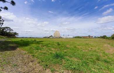 Imagem: O terreno possui 109.000m² de Área e está localizado em