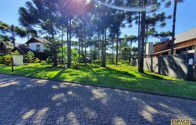 Imagem: O terreno possui 800m² de Área e está localizado em Gramado