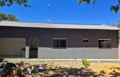 Imagem: A casa possui 1 Dormitório, 1 Banheiro, 5 Vagas na garagem