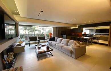 Imagem 1: Uffizi Gallerie. Piscina, Churrasqueira, Imóvel mobiliadoeAr-condicionado