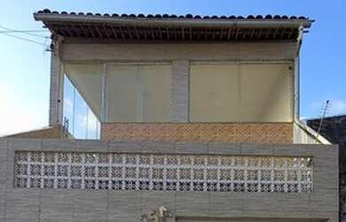 Imagem: A casa possui 3 Dormitórios, 3 Banheiros, 1 Vaga na garagem