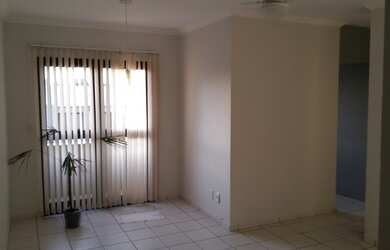 Imagem: O apartamento possui 3 Dormitórios, 1 Banheiro, 1 Vaga na garagem