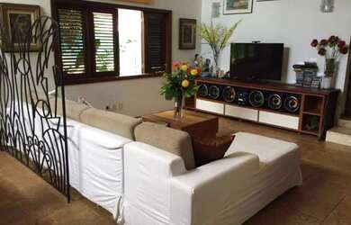 Imagem: A casa em condomínio possui 5 Dormitórios, 5 Banheiros, 3