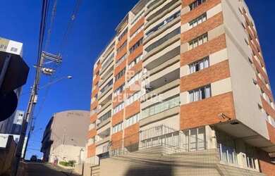 Imagem: O apartamento possui 4 Dormitórios, 1 Banheiro, 3 Vagas na