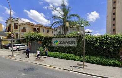 Imagem: O depósito possui 5 Vagas na garagem e 400m² de Área e está