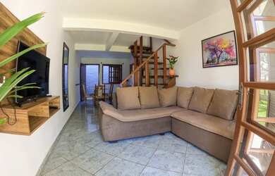 Imagem: A casa possui 2 Dormitórios, 1 Banheiro, 1 Vaga na garagem