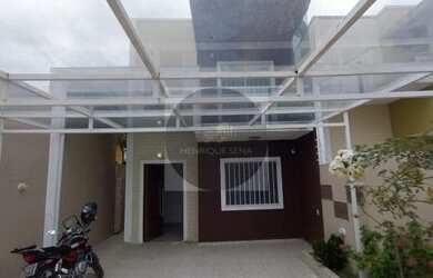 Imagem: A casa possui 4 Dormitórios, 2 Banheiros, 3 Vagas na garagem