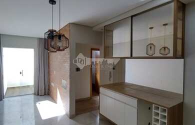 Imagem: O apartamento possui 2 Dormitórios, 1 Banheiro, 3 Vagas na