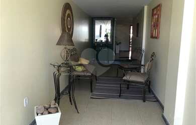 Imagem: O apartamento possui 2 Dormitórios, 1 Banheiro, 2 Vagas na