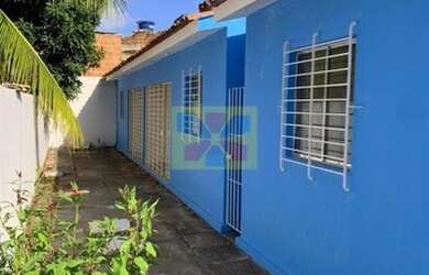 Imagem: A casa possui 2 Dormitórios, 1 Banheiro, 1 Vaga na garagem