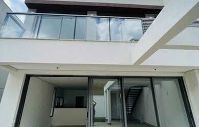 Imagem: A casa em condomínio possui 3 Dormitórios, 2 Banheiros, 2