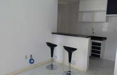 Imagem: O apartamento possui 1 Dormitório, 1 Banheiro, 1 Vaga na garagem