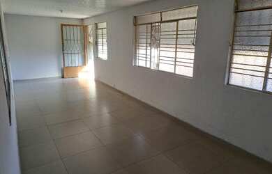 Imagem: O apartamento possui 3 Dormitórios, 1 Banheiro e está localizado