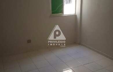 Imagem: A kitnet possui 1 Dormitório, 1 Banheiro, 1 Vaga na garagem