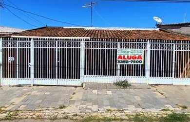 Imagem: A casa possui 3 Dormitórios, 1 Banheiro, 90m² de Área e