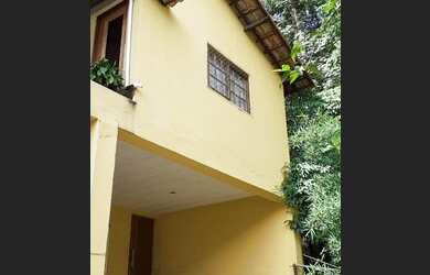 Imagem: A casa em condomínio possui 3 Dormitórios, 3 Banheiros, 5