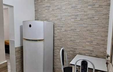 Imagem: A kitnet possui 1 Dormitório, 1 Banheiro, 1 Vaga na garagem