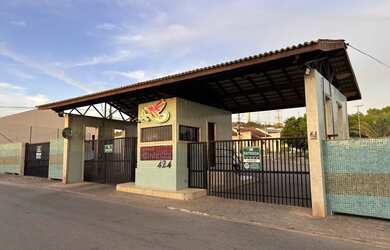 Imagem: A casa em condomínio possui 3 Dormitórios, 2 Banheiros, 2