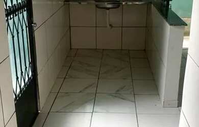 Imagem: A casa possui 1 Dormitório e 1 Banheiro e está localizado