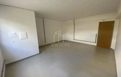 Imagem: O depósito possui 3 Vagas na garagem, 30m² de Área e está