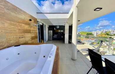 Imagem: O apartamento na cobertura possui 4 Dormitórios, 4 Banheiros