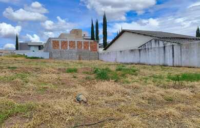 Imagem: O terreno possui 433m² de Área e está localizado em Saraiva