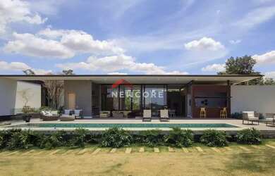 Imagem: A casa em condomínio possui 5 Dormitórios, 5 Banheiros, 5