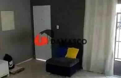 Imagem: A casa possui 3 Dormitórios, 1 Banheiro, 2 Vagas na garagem