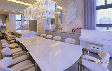 Imagem: O apartamento possui 3 Dormitórios, 5 Banheiros, 3 Vagas na