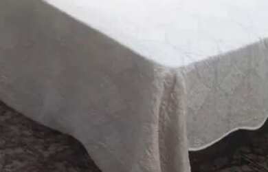 Imagem: A casa possui 2 Dormitórios, 2 Banheiros, 2 Vagas na garagem