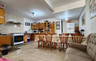 Imagem 8: CASA BAIRRO CAMOBI COM 4 DORMITÓRIOS, PISCINA E PÁTIO