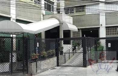 Imagem: O apartamento possui 2 Dormitórios, 1 Banheiro, 2 Vagas na