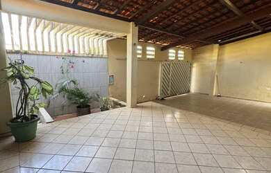 Imagem 1: Alugo casa de 3 quartos - subida - 2 ruas acima SMTT