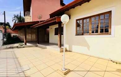 Imagem 4: Casa térrea com a melhor localização em Atibaia! Bairro nobre!