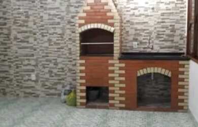 Imagem: A casa em condomínio possui 3 Dormitórios, 2 Banheiros, 3