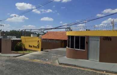 Imagem: O apartamento possui 2 Dormitórios, 1 Banheiro e 1 Vaga na