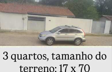 Imagem: A casa possui 3 Dormitórios, 2 Banheiros e 2 Vagas na garagem