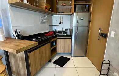 Imagem: O apartamento possui 1 Dormitório, 1 Banheiro, 1 Vaga na garagem