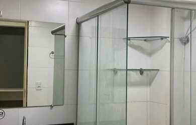 Imagem: O apartamento possui 1 Dormitório, 1 Banheiro, 1 Vaga na garagem