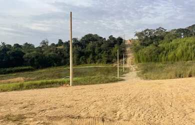 Imagem 7: Condomínio fechado em Atibaia 2,5 km do asfalto e ônibus na porta