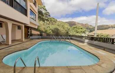 Imagem: A casa possui 5 Dormitórios, 5 Banheiros, 5 Vagas na garagem