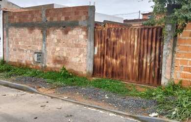 Imagem: O terreno possui 200m² de Área e está localizado em Village