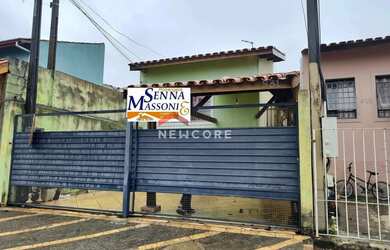 Imagem: A casa possui 2 Dormitórios, 1 Banheiro, 2 Vagas na garagem