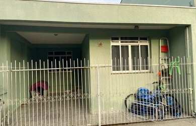 Imagem: A casa à venda possui 2 Dormitórios e 1 Banheiro e está localizado