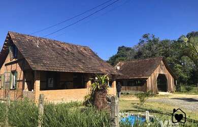 Imagem: A chácara possui 20.000m² de Área e está localizado em