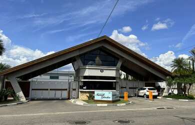 Imagem: A casa possui 4 Dormitórios, 4 Banheiros, 4 Vagas na garagem
